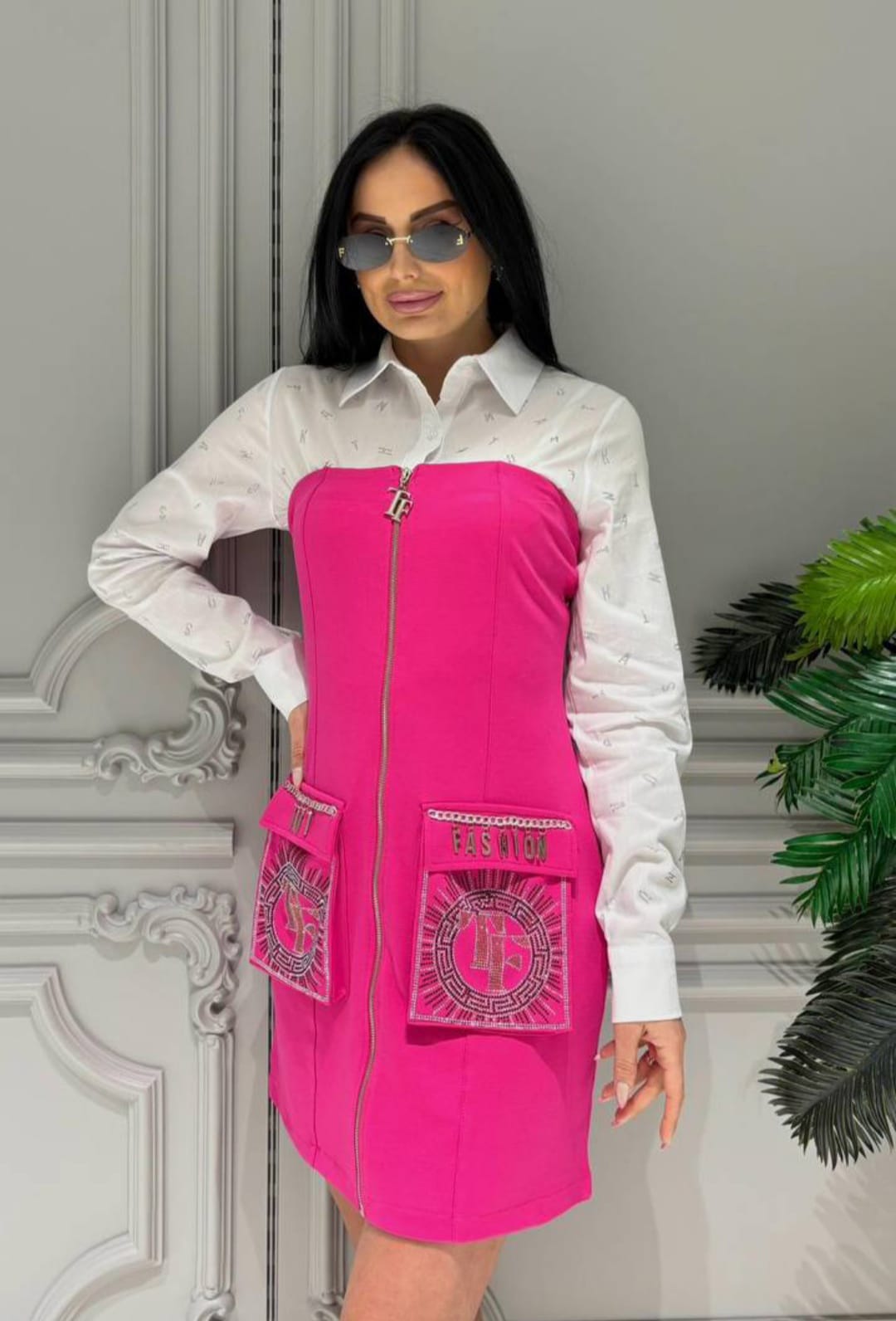Vestido Palabra de Honor Fucsia con Camisa Blanca – 2 Prendas, Múltiples Looks