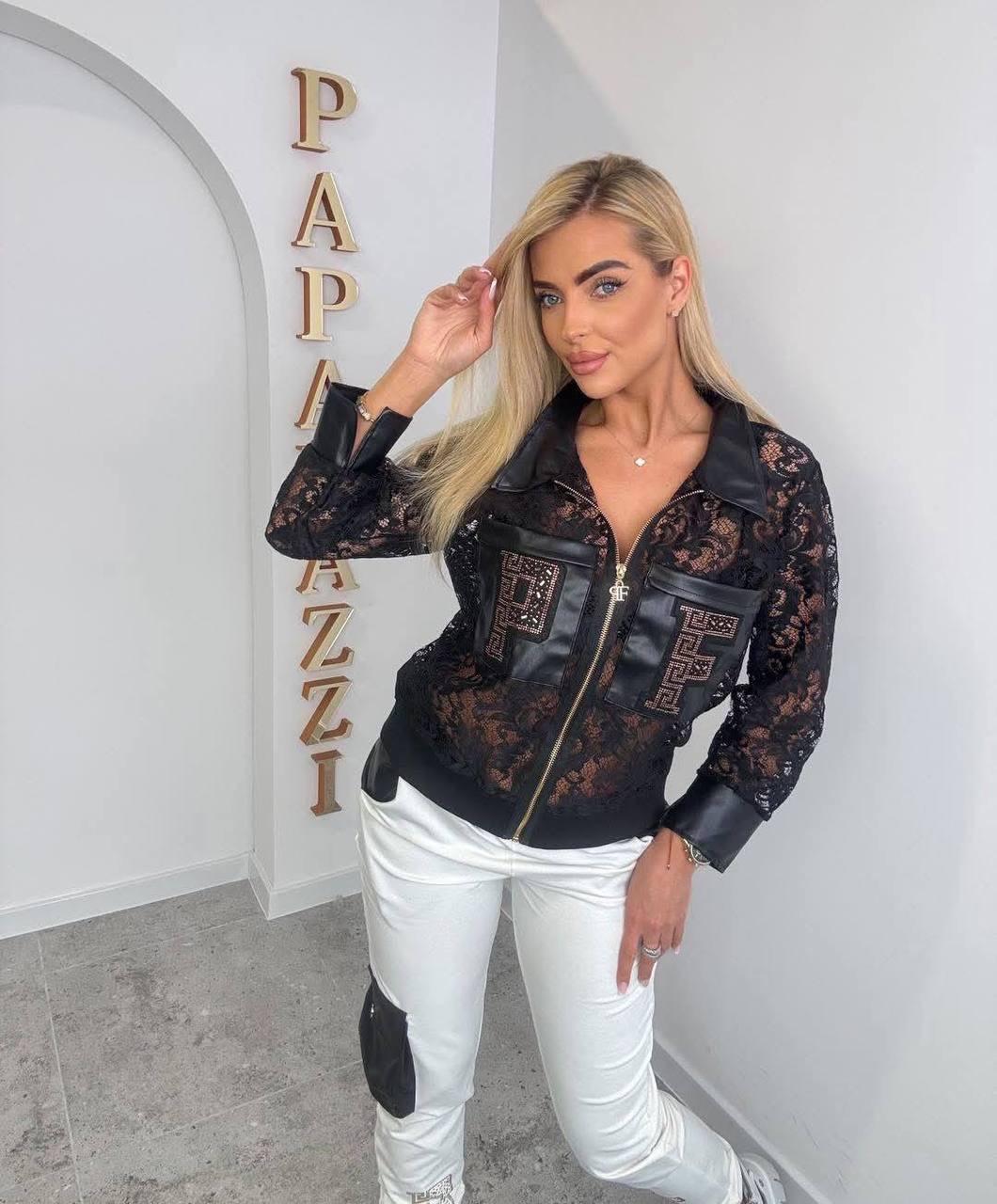 Conjunto Blanco y Negro con Encaje – Sofisticación Exclusiva