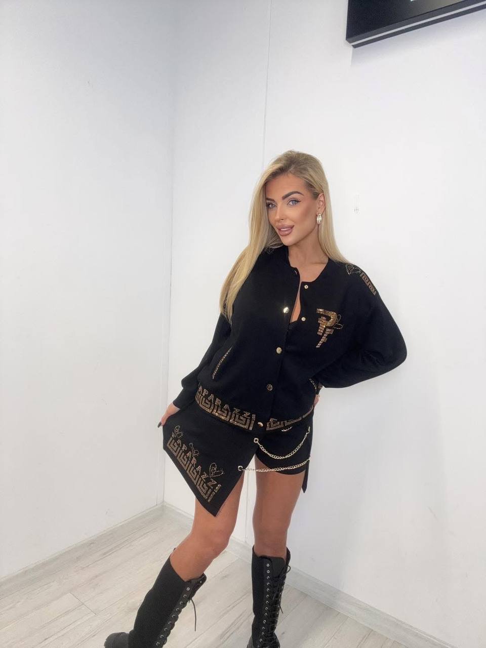 Conjunto con Falda-Pantalón – Elegancia y Tendencia