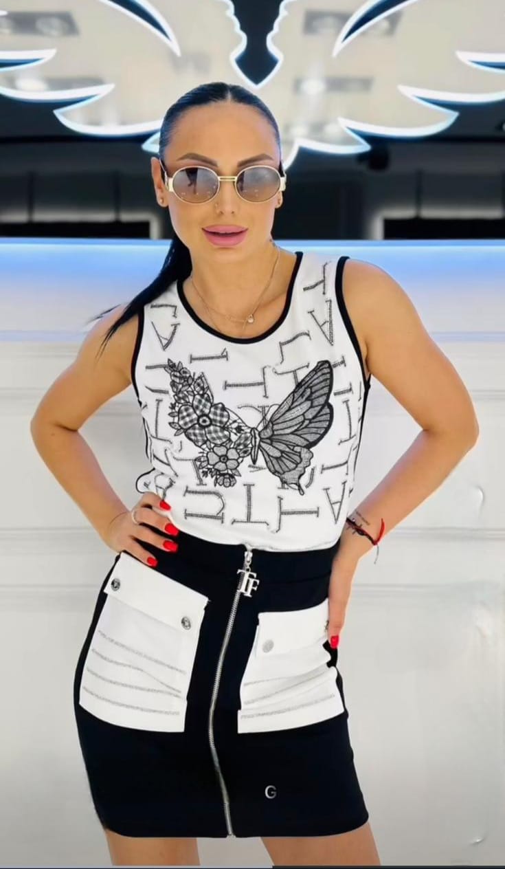 Conjunto de Falda y Top Blanco y Negro – Elegancia con Estilo Moderno