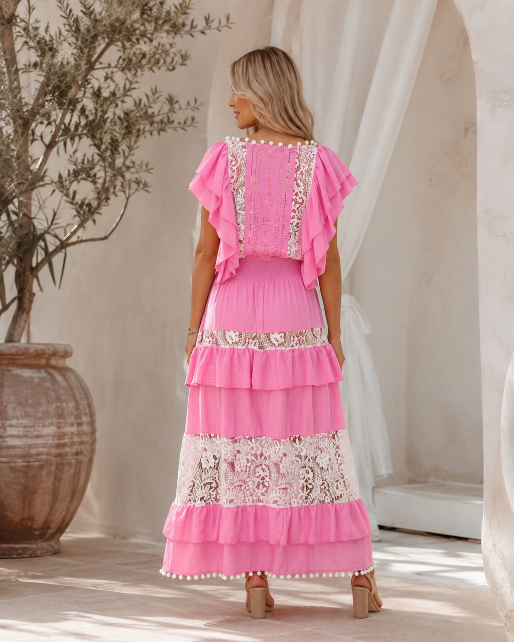 Vestido Midi Rosa con Encaje – Romántico, Elegante y Femenino